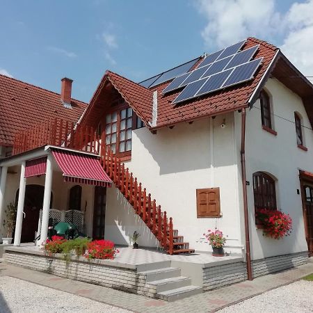Balla Apartmanhaz Siofok Luaran gambar
