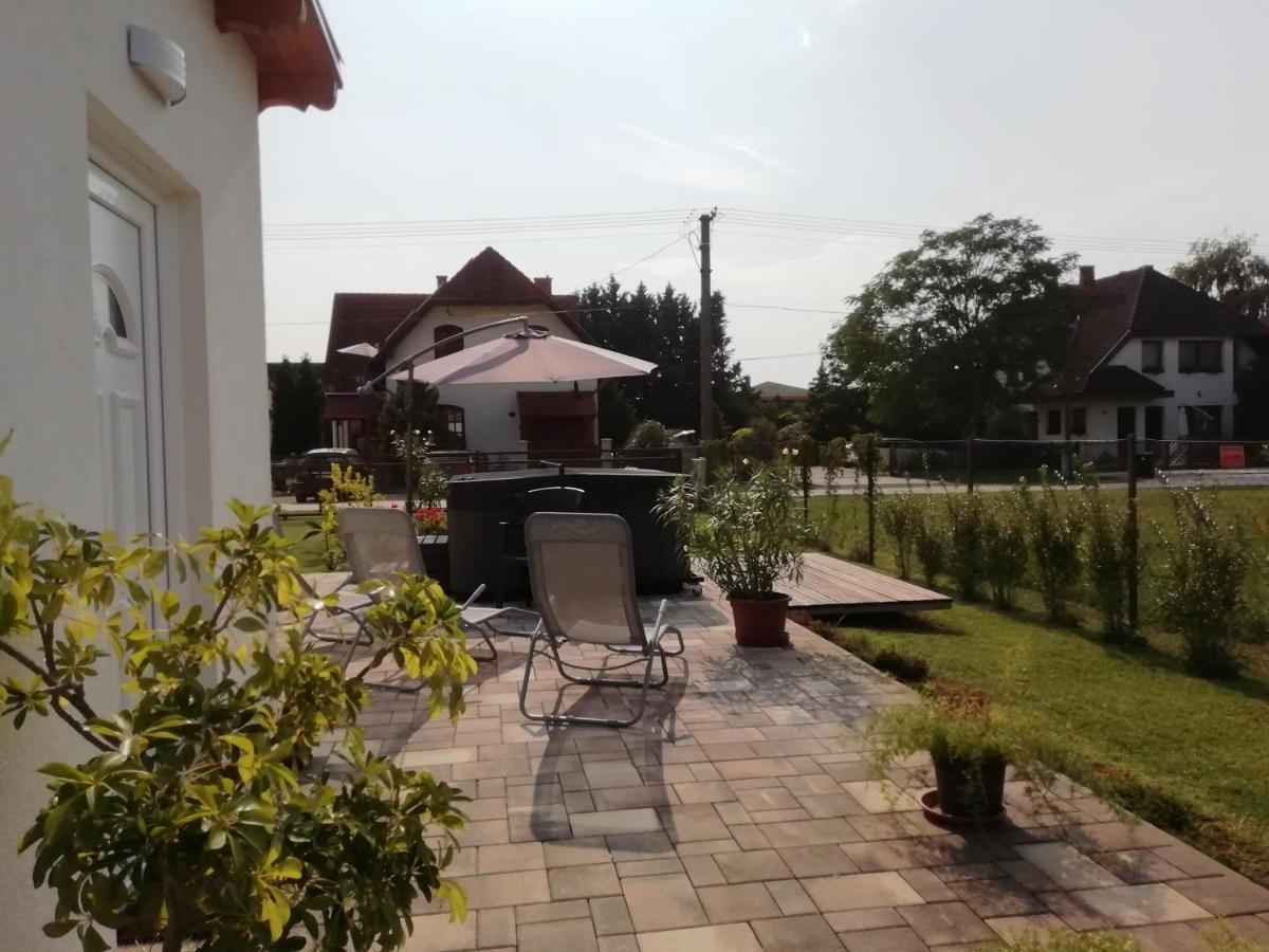 Balla Apartmanhaz Siofok Luaran gambar